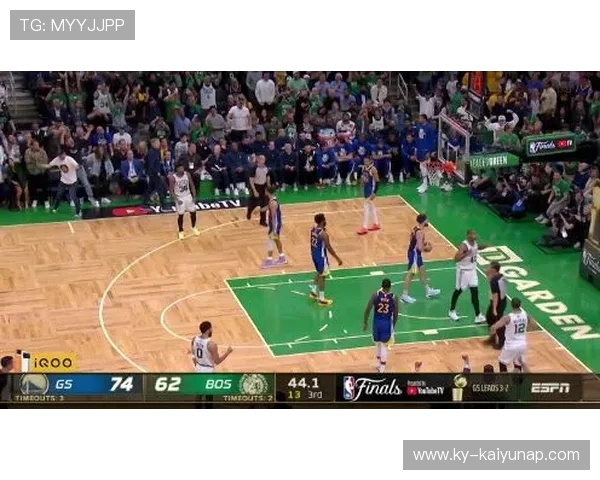 反击中中场直塞助前锋单刀推进致胜——快速进攻的艺术